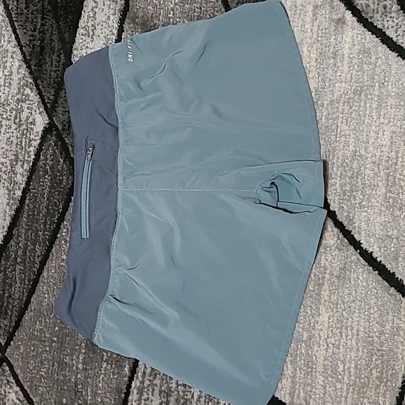 NIKE DRI-FIT RUNNING LINED LOGO ATHLETIC SHORTS - Picture 7 of 9